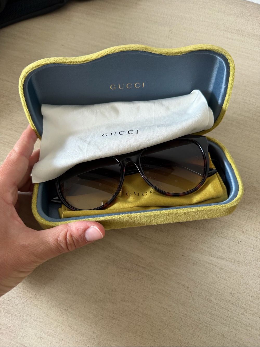 Gucci Women’s Tortoiseshell Cat-Eye Sunglasses - Brown Gradient - Picture 7 of 8